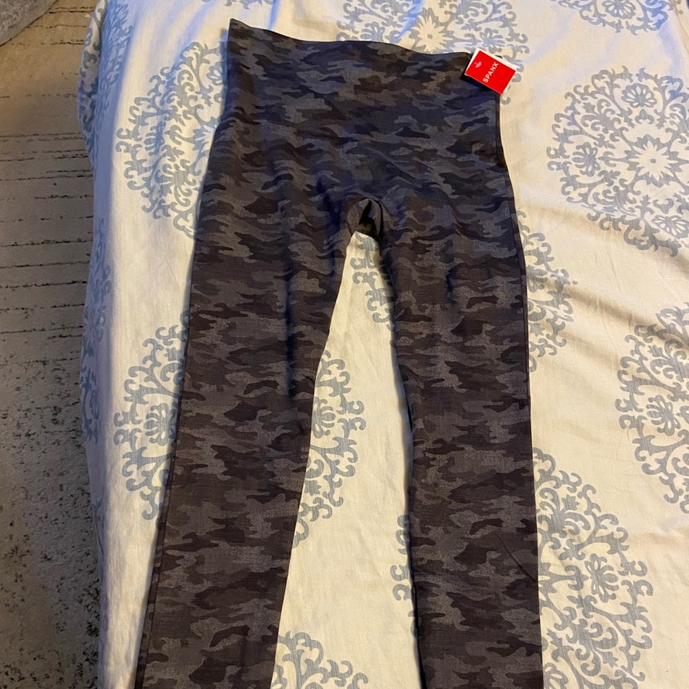 NWT Spanx Heather camo leggings.
